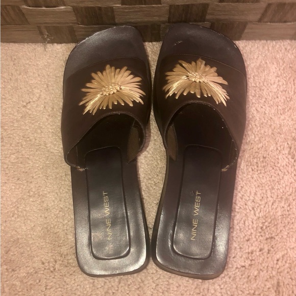Nine West Brown Floral Mules - Picture 3 of 4
